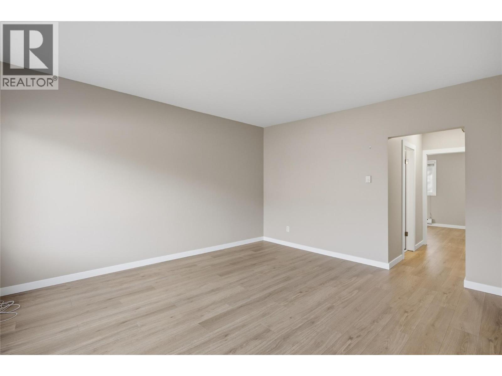 2231/2233 Valleyview Drive