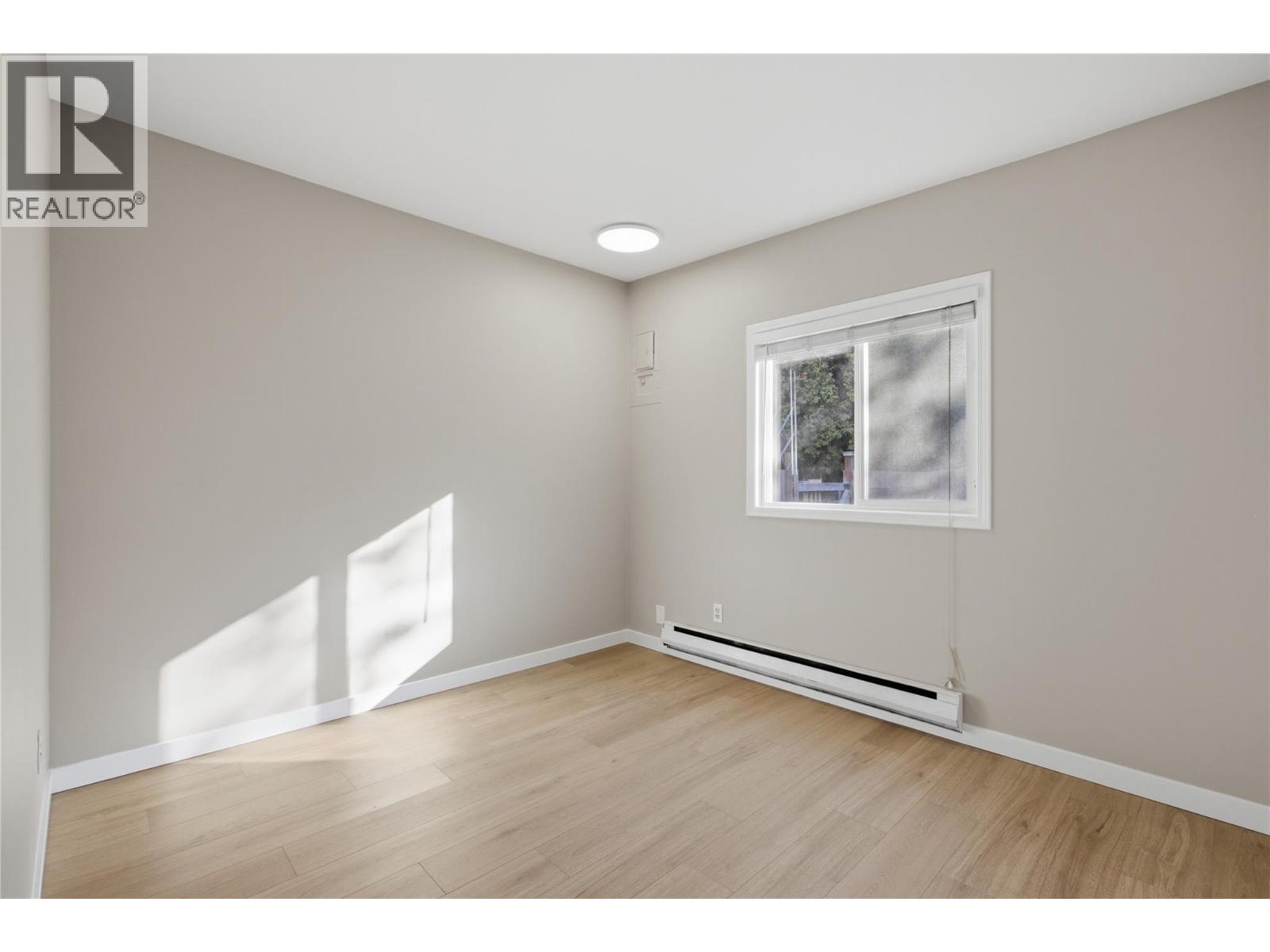 2231/2233 Valleyview Drive