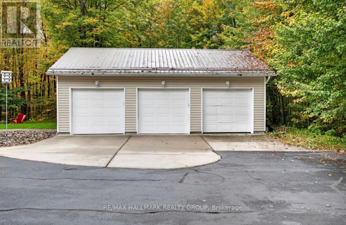 161 Barron Canyon Road, Laurentian Valley, Ontario  K8A 6W7 - Photo 4 - X13849720