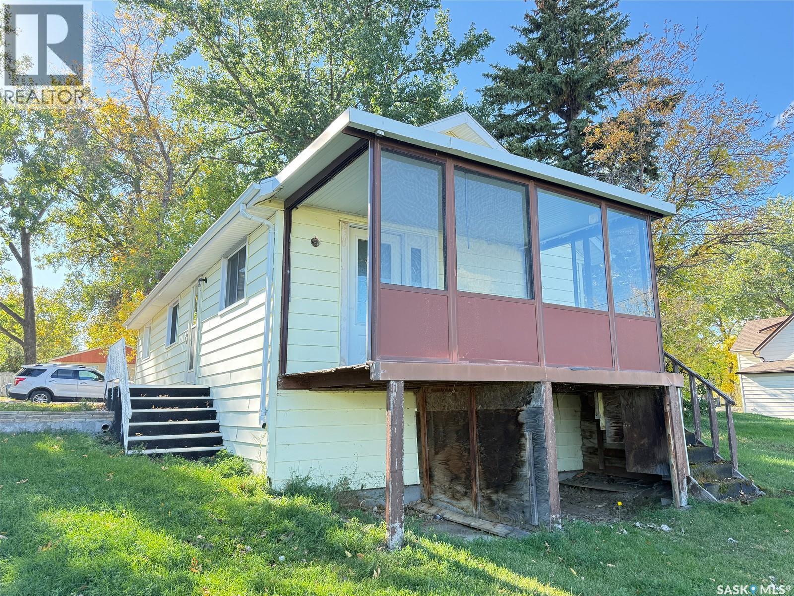 713 Healy Avenue, Radville, Saskatchewan  S0C 2G0 - Photo 23 - SK050143