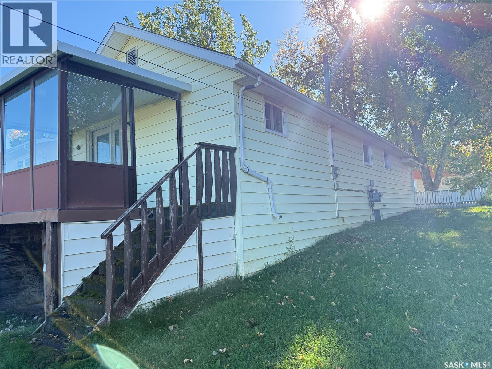 713 Healy Avenue, Radville, Saskatchewan  S0C 2G0 - Photo 24 - SK050143