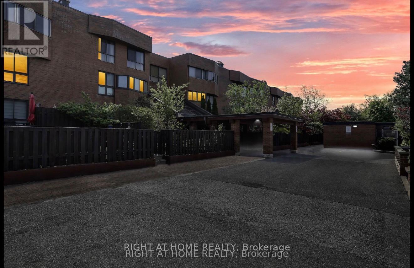 301 - 55 Carscadden Drive, Toronto, Ontario  M2R 2A6 - Photo 32 - C13851960