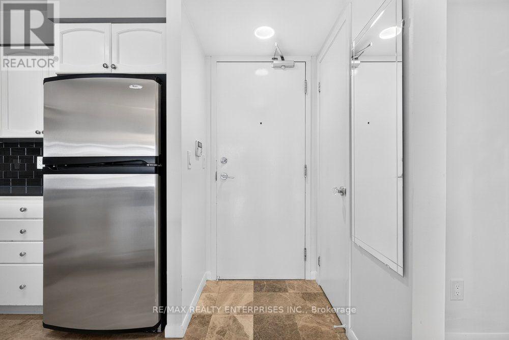 412 - 231 FORT YORK BOULEVARD Toronto (Niagara) Ontario Canada M5V1B2 5