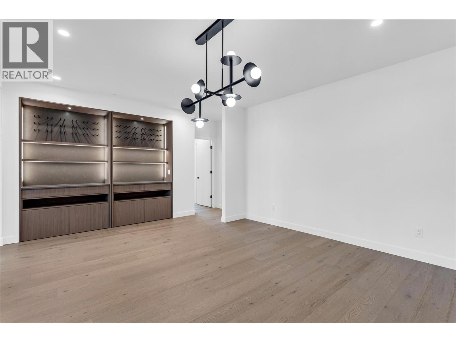 3300 Lakeshore Road Unit# PH1406