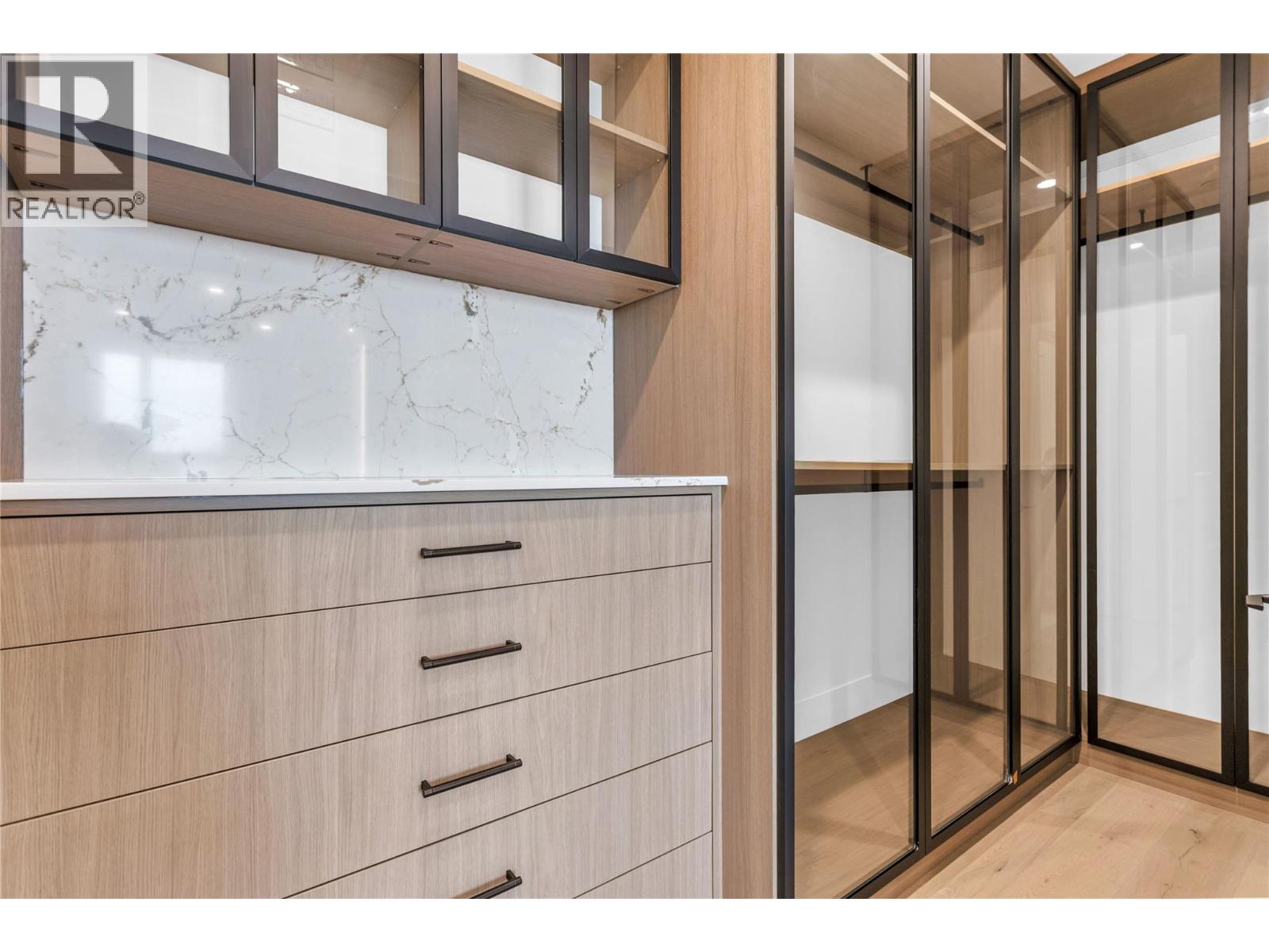 3300 Lakeshore Road Unit# PH1406