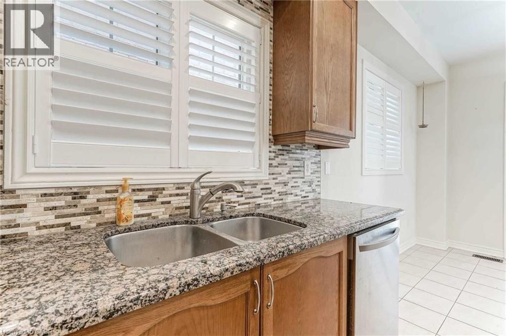 3 Coolwater Drive Unit# Upper, Brampton, Ontario  L6R 0X7 - Photo 8 - 40855013