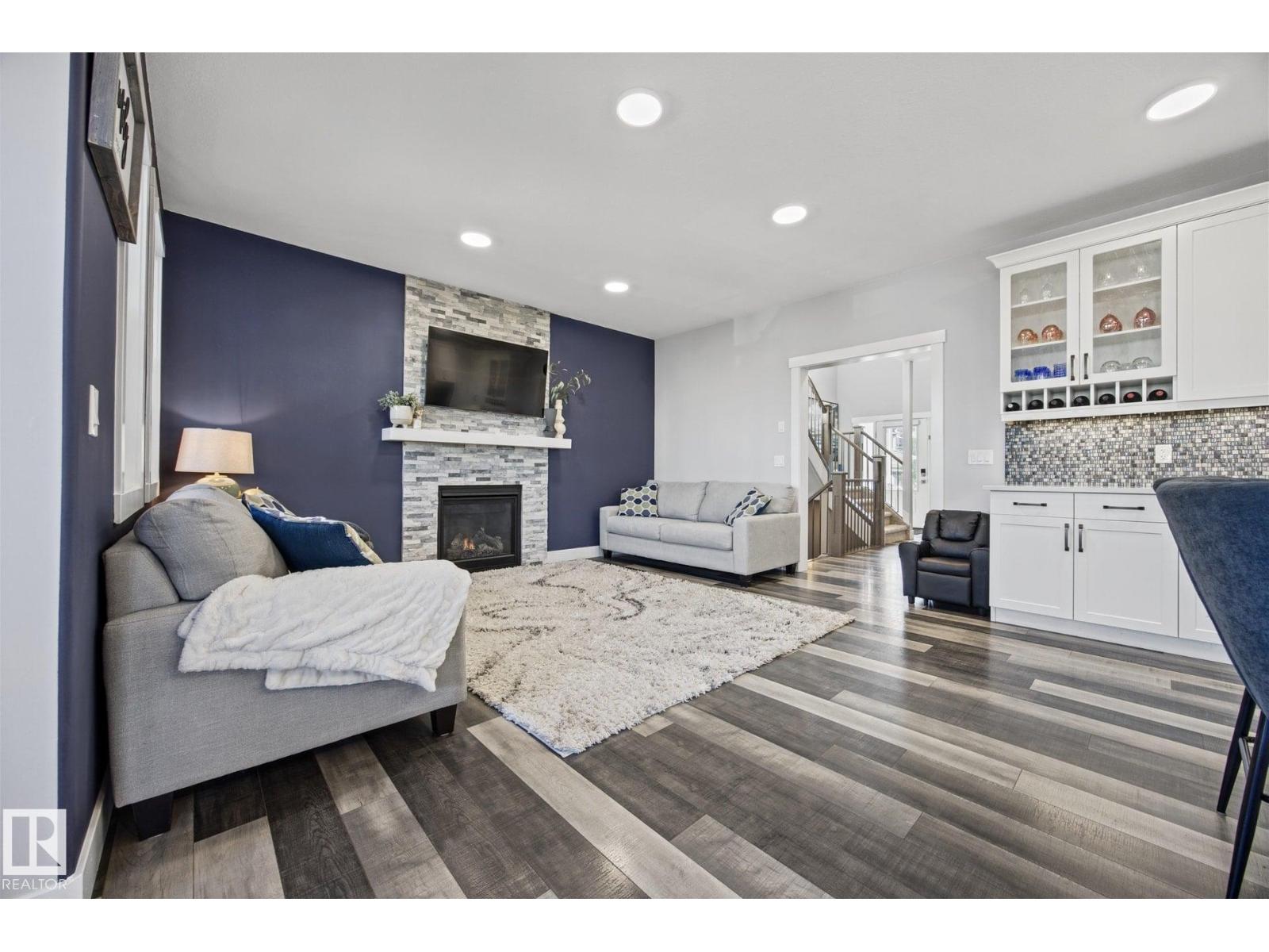 78 AINSLEY WY