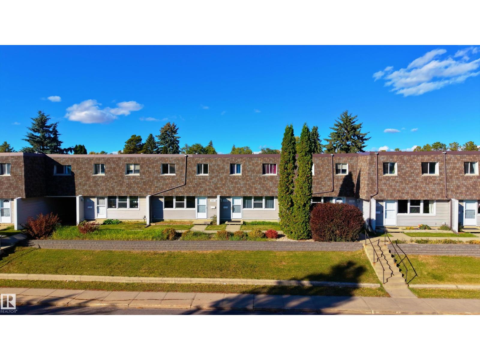 113 VILLAGE ON THE GREEN GR NW