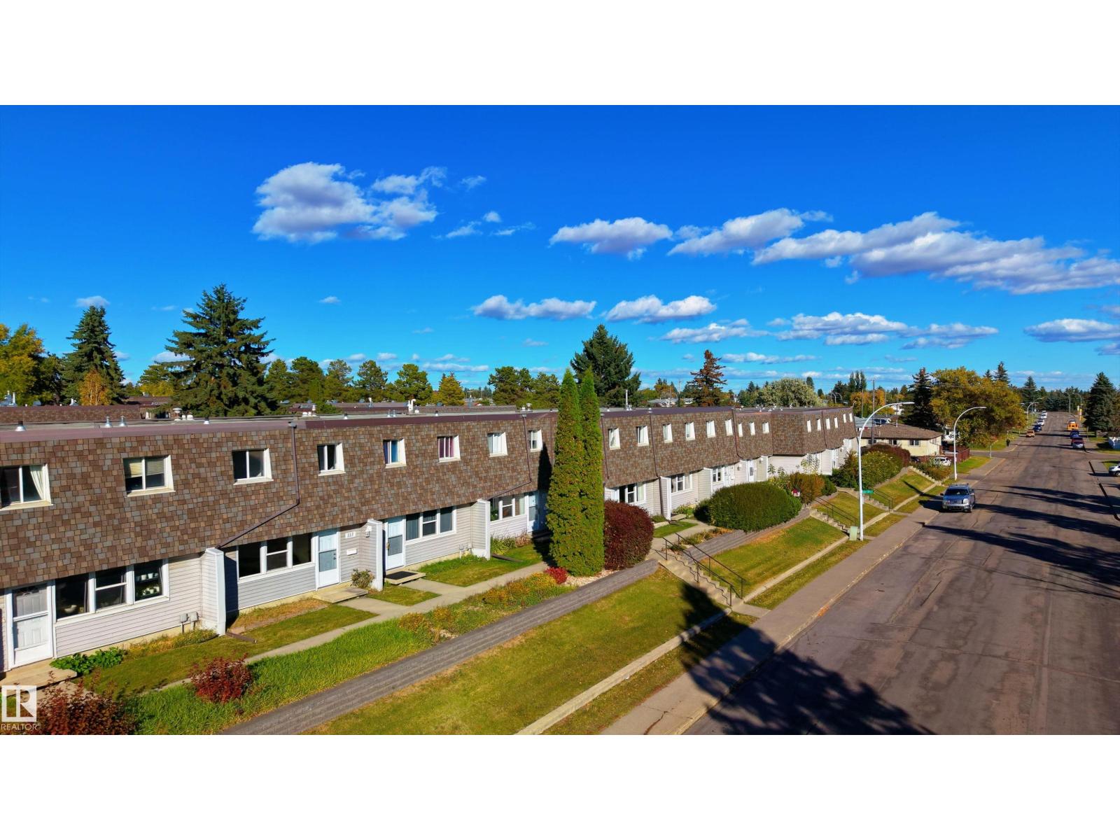 113 VILLAGE ON THE GREEN GR NW