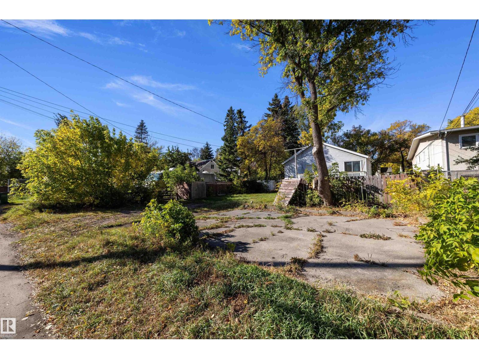 12043 87 ST NW