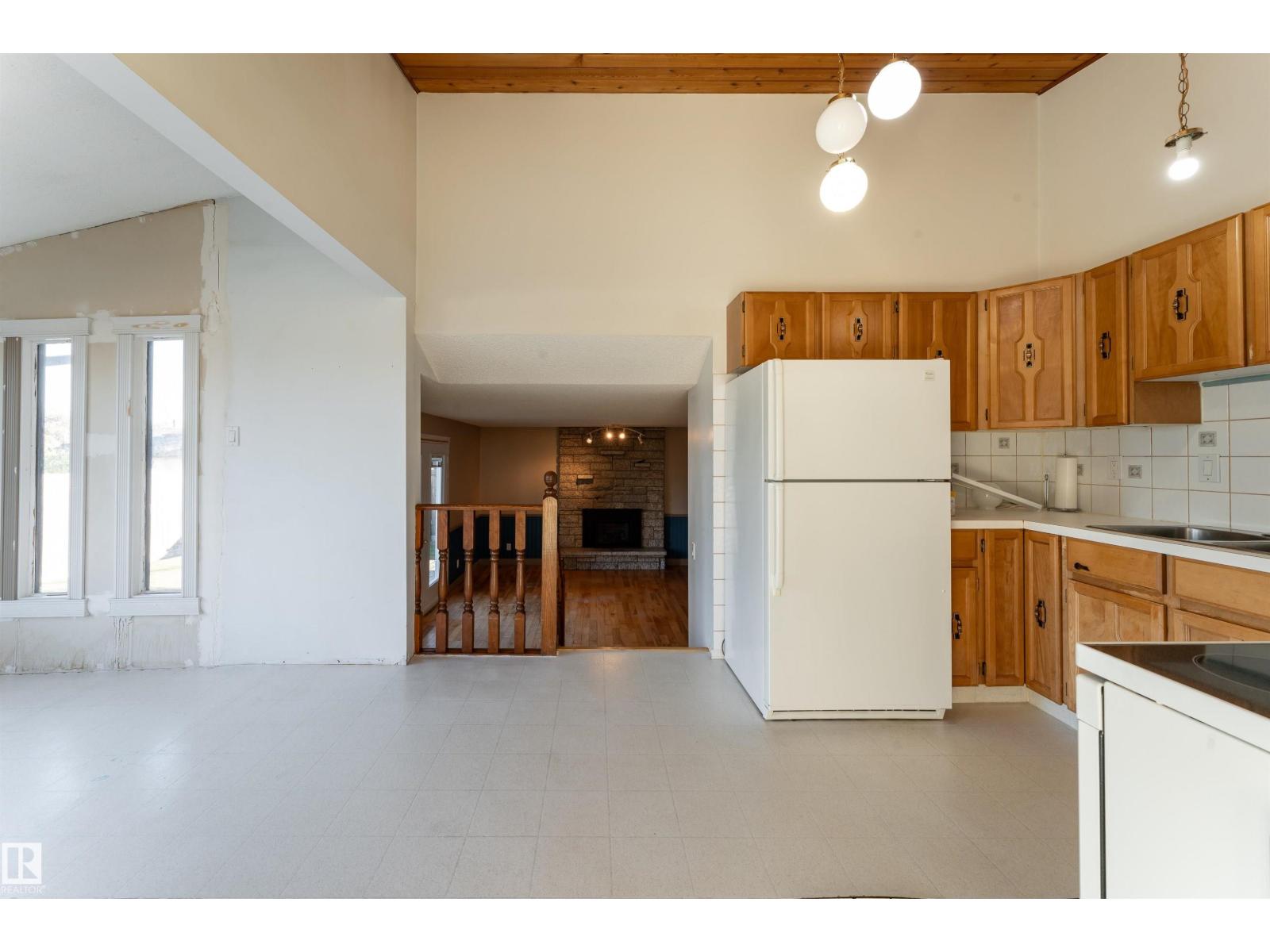 280 WARWICK RD NW