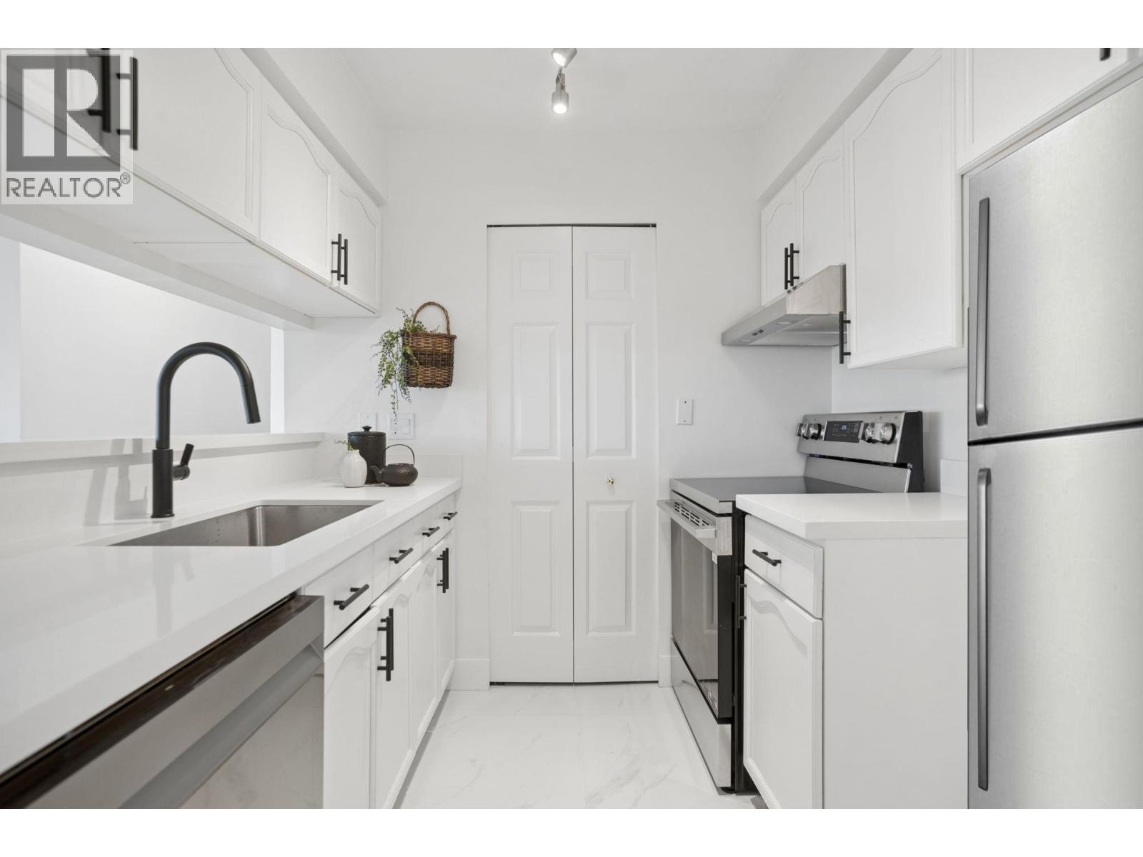 1204 1833 Frances Street, Vancouver, British Columbia  V5L 1Z8 - Photo 12 - R3170707