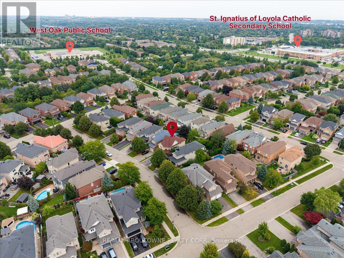 1282 Parkhurst Drive, Oakville, Ontario  L6M 3V7 - Photo 4 - W13851990