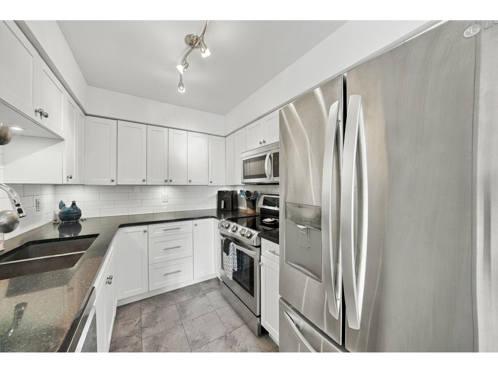 106 14881 MARINE DRIVE