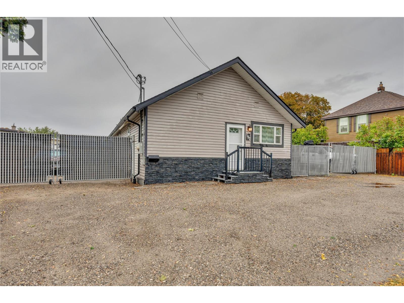 507 Duncan Avenue W