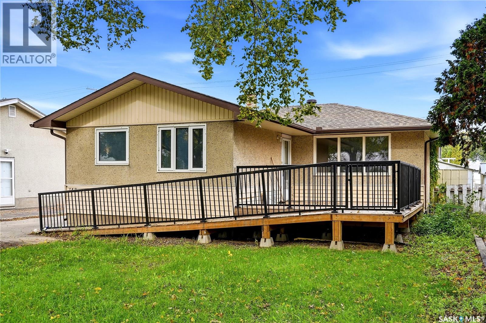 148 Woodward Avenue, Regina, Saskatchewan  S4R 3H4 - Photo 2 - SK050148