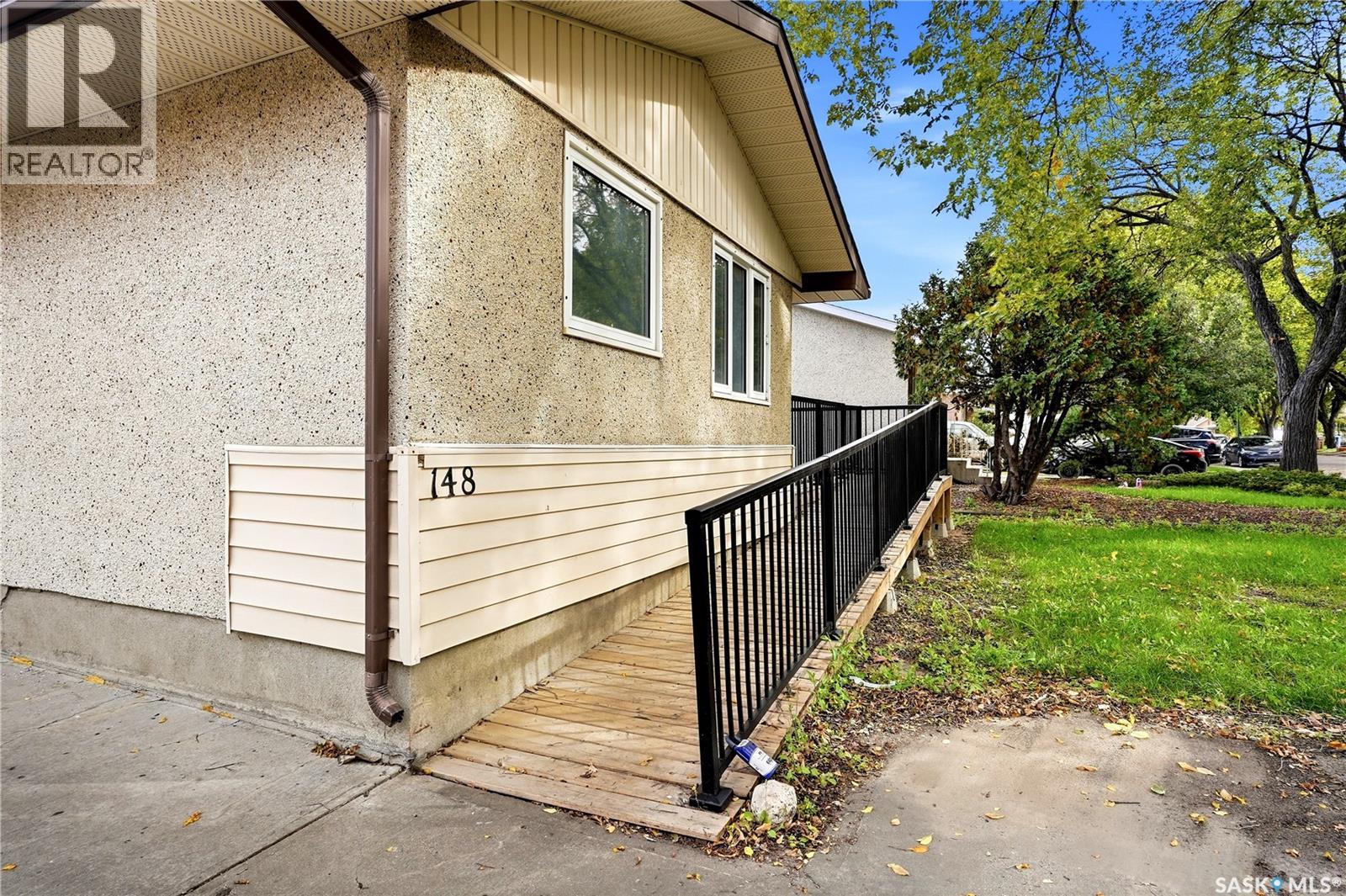 148 Woodward Avenue, Regina, Saskatchewan  S4R 3H4 - Photo 3 - SK050148