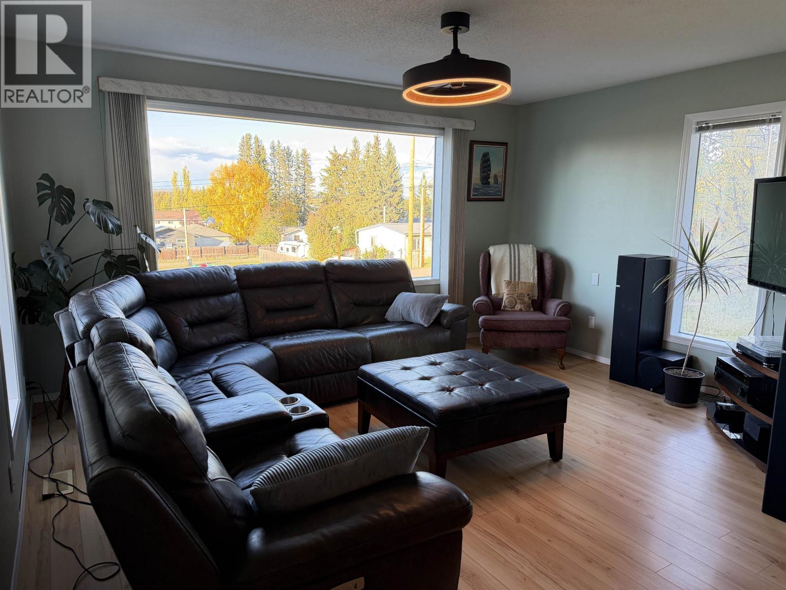 358 W 5th Street, Vanderhoof, British Columbia  V0J 3A0 - Photo 10 - R3171472