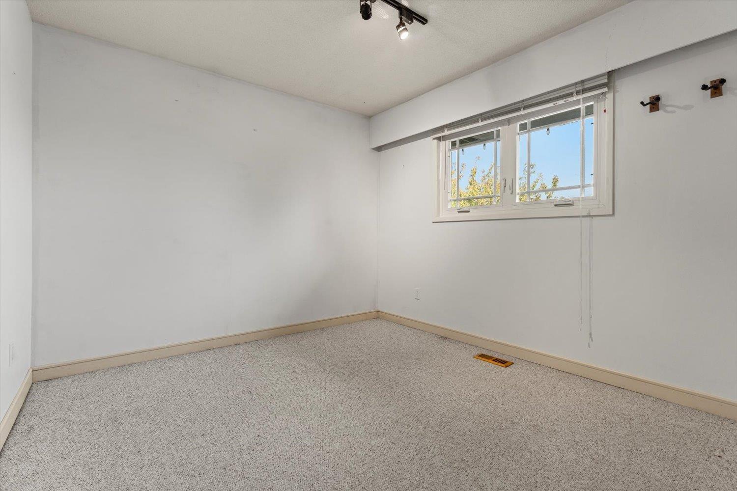 2629 SUNNYSIDE CRESCENT