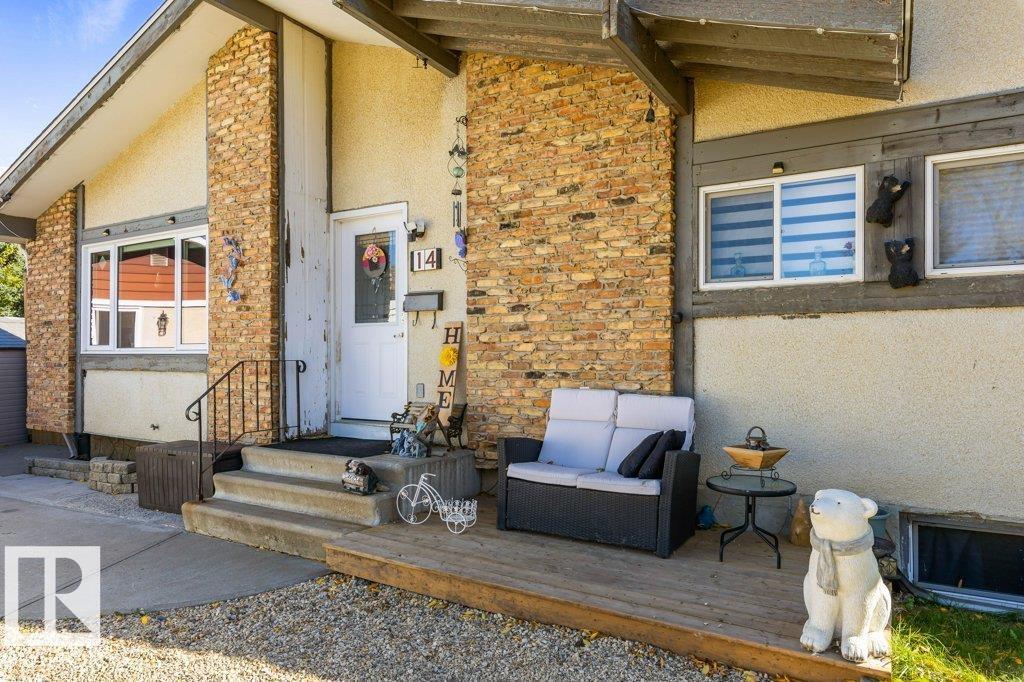 14 CIRCLEWOOD DR