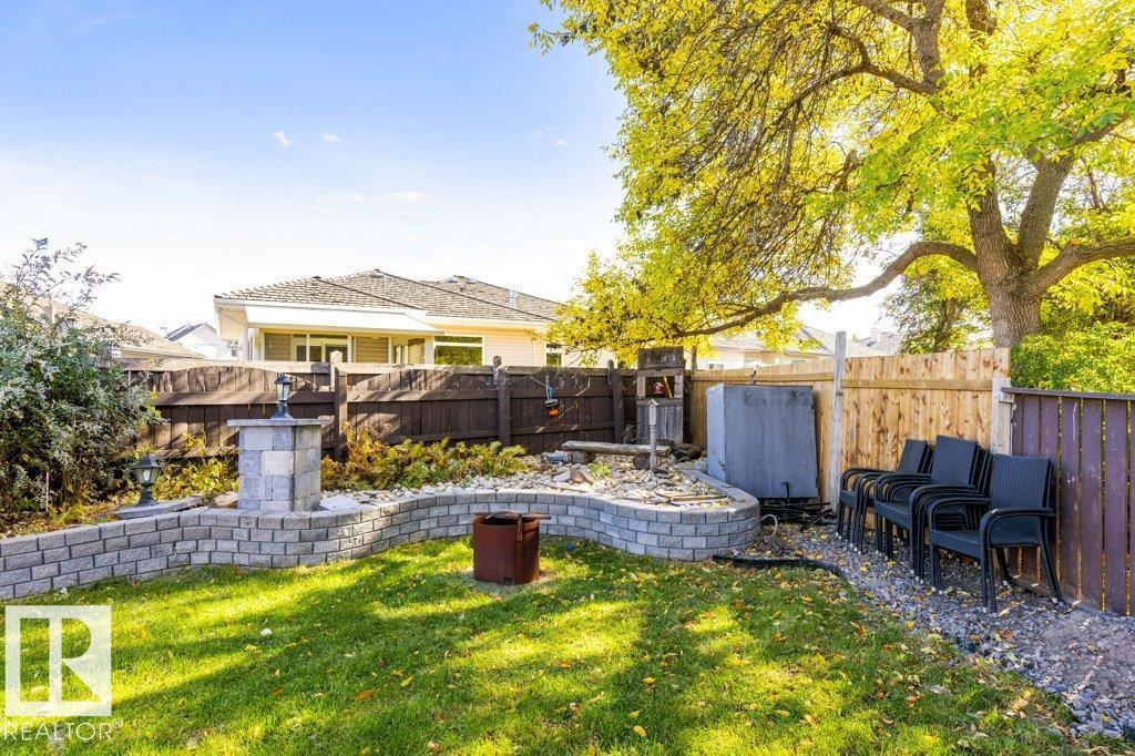 14 CIRCLEWOOD DR