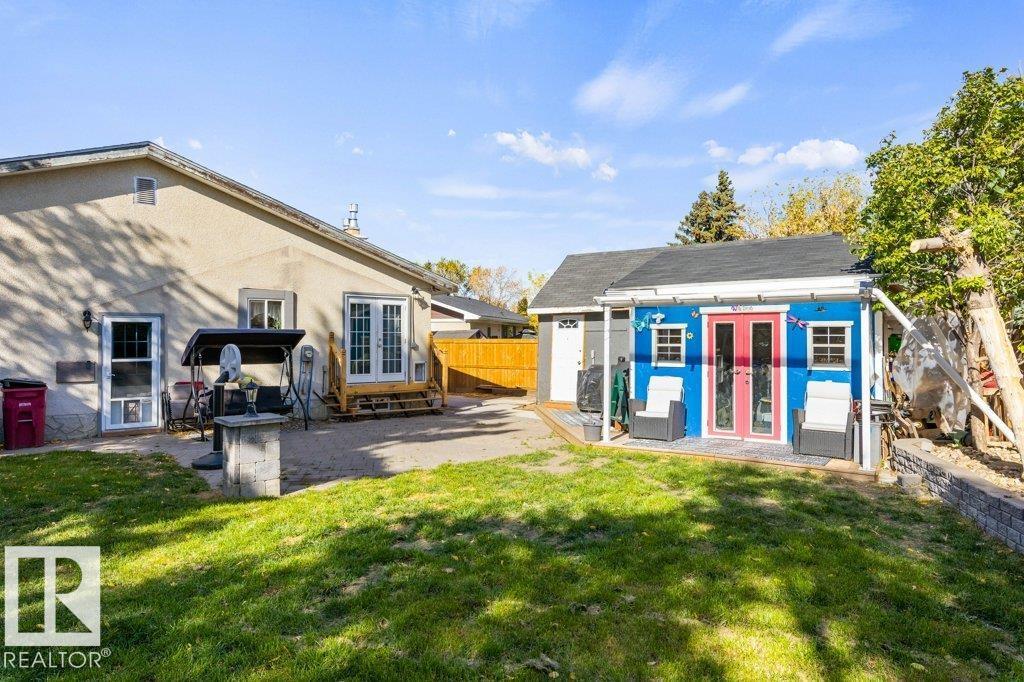 14 CIRCLEWOOD DR