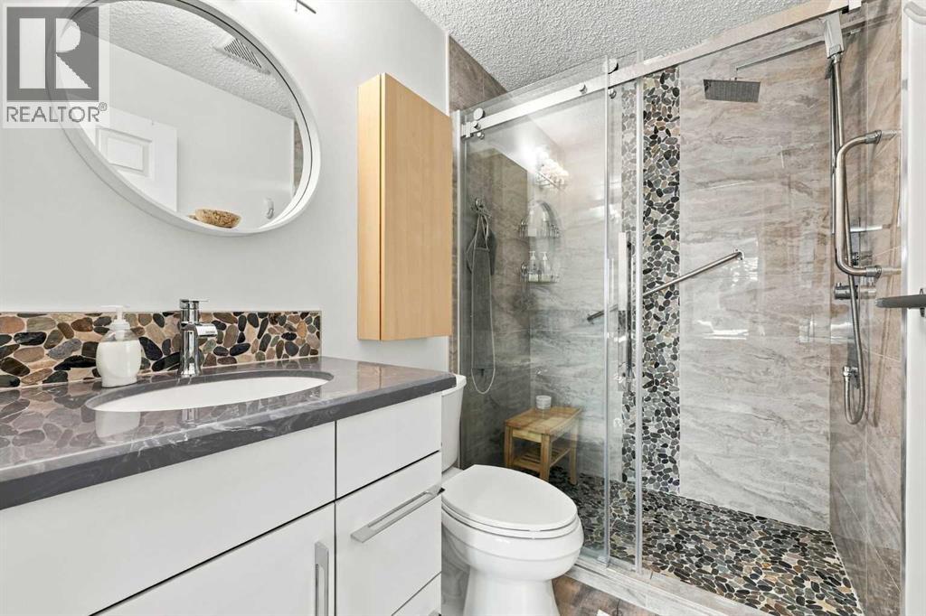 220, 2022 Canyon Meadows Drive SE