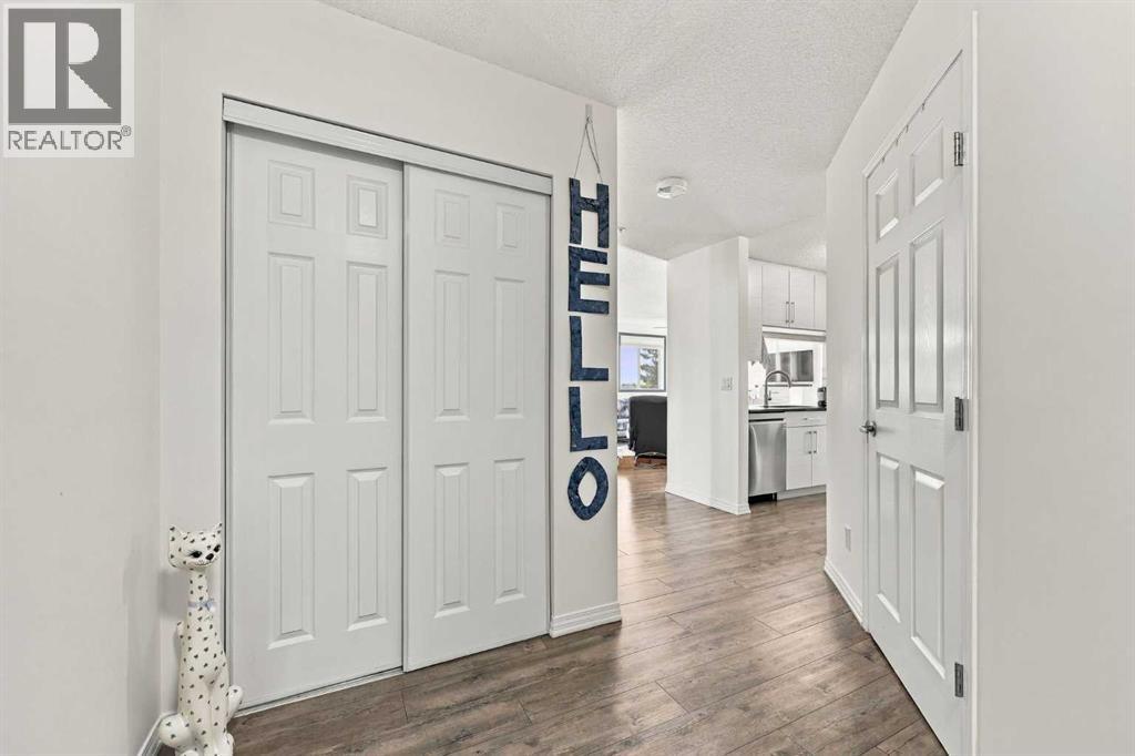 220, 2022 Canyon Meadows Drive SE