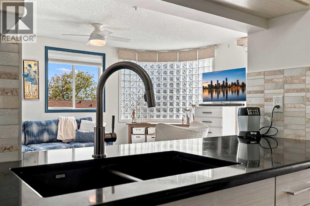 220, 2022 Canyon Meadows Drive SE