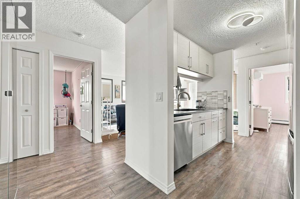 220, 2022 Canyon Meadows Drive SE