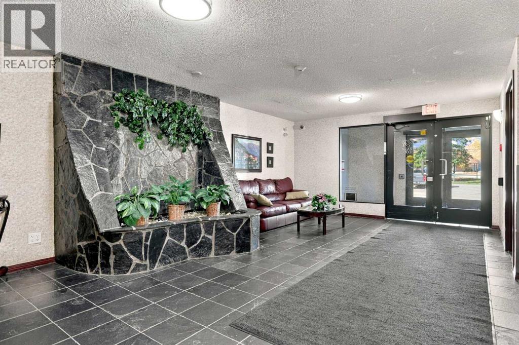 220, 2022 Canyon Meadows Drive SE