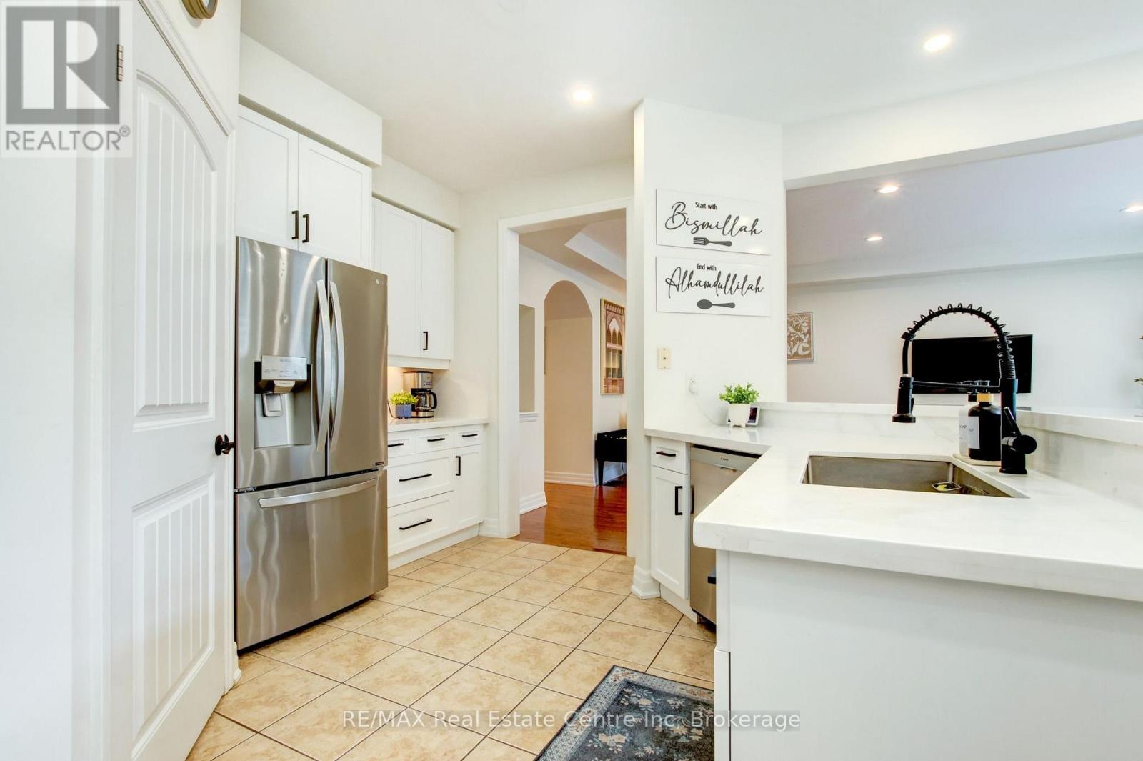 52 Bardoe Crescent, Milton, Ontario  L9T 0R7 - Photo 11 - W13852118