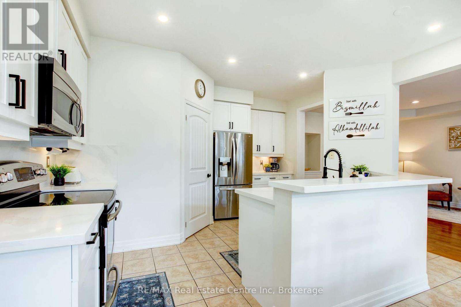 52 Bardoe Crescent, Milton, Ontario  L9T 0R7 - Photo 12 - W13852118