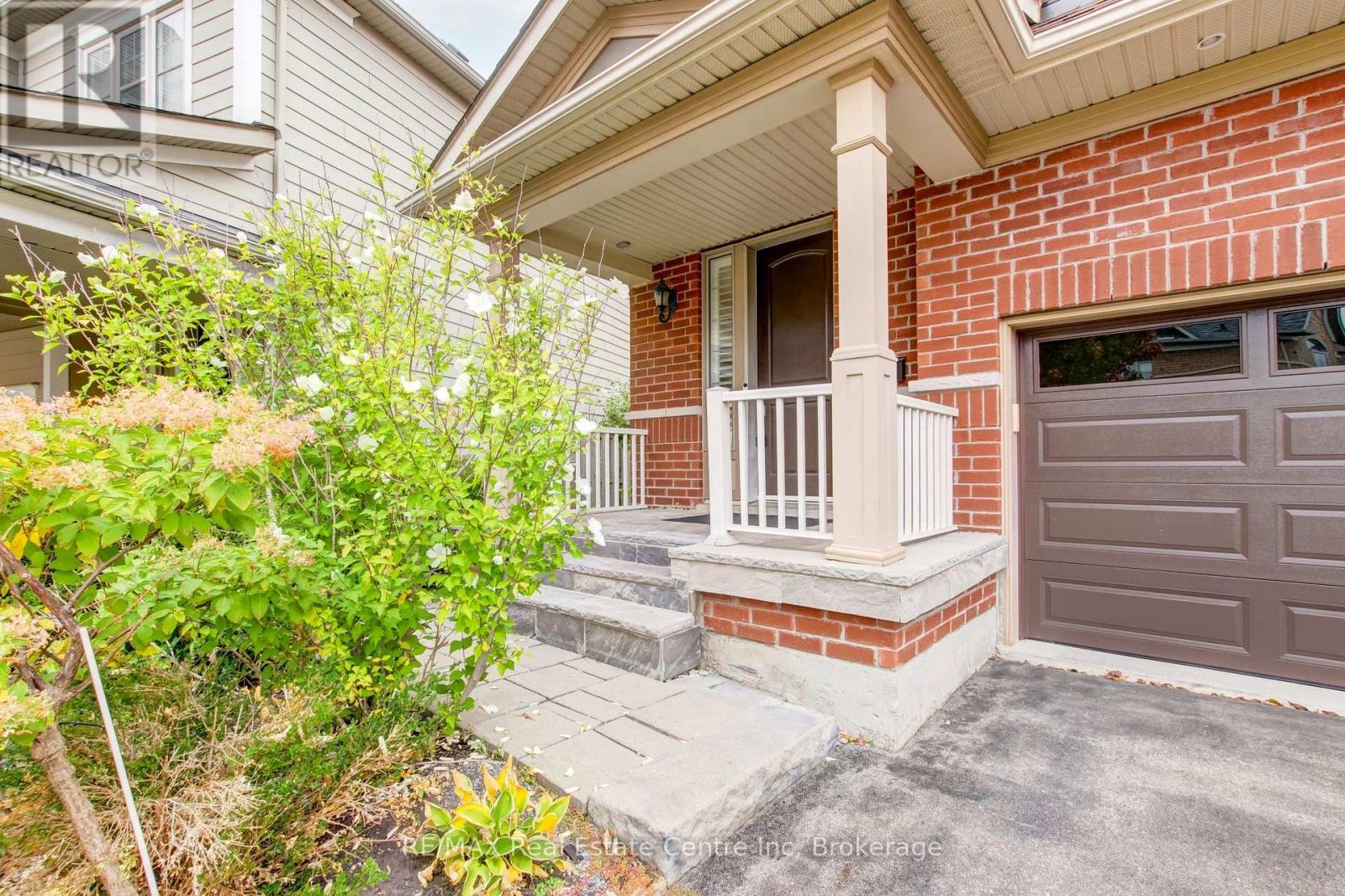 52 Bardoe Crescent, Milton, Ontario  L9T 0R7 - Photo 4 - W13852118