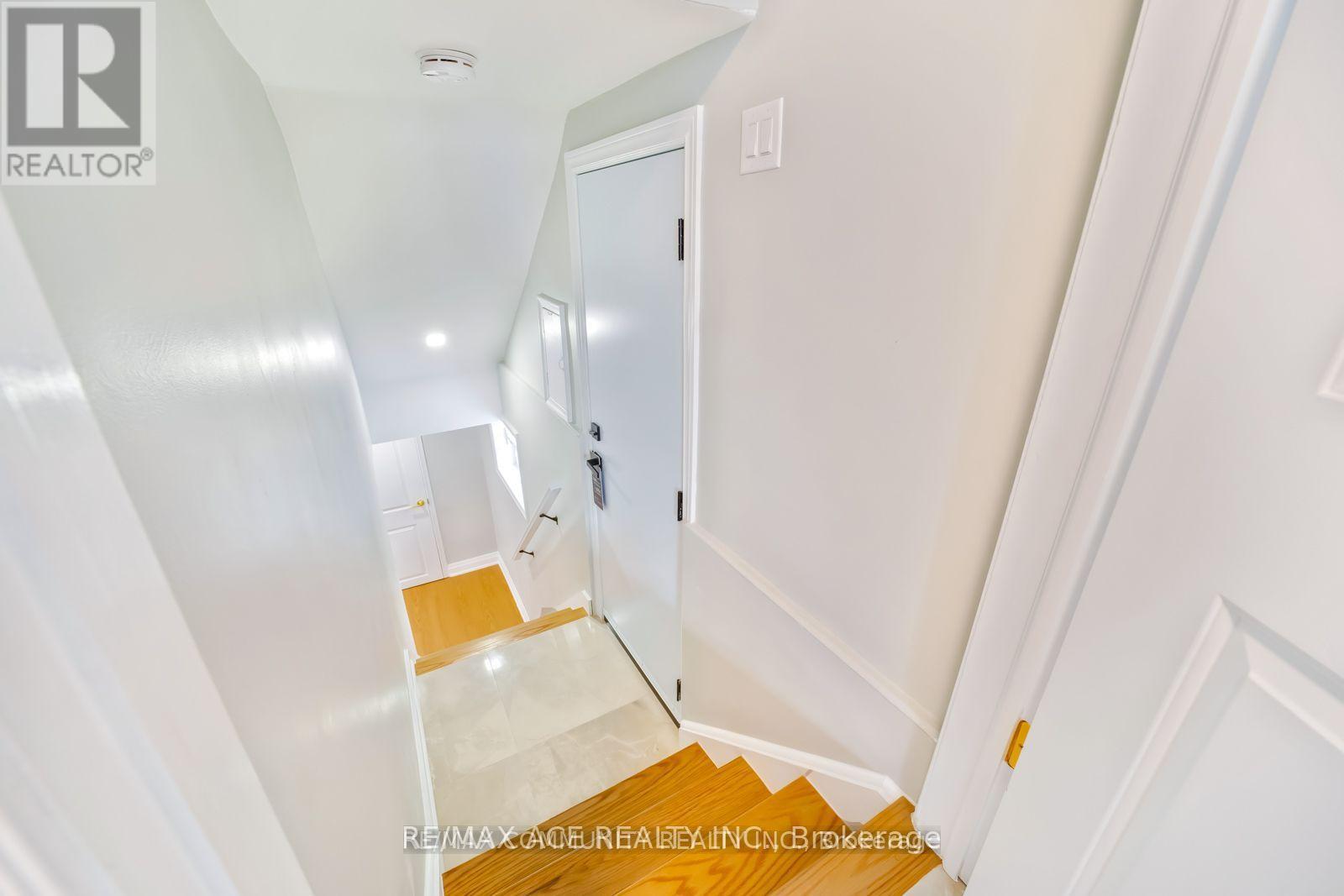 Bsmt - 15 Cree Avenue, Toronto, Ontario  M1M 1Z3 - Photo 2 - E13852132