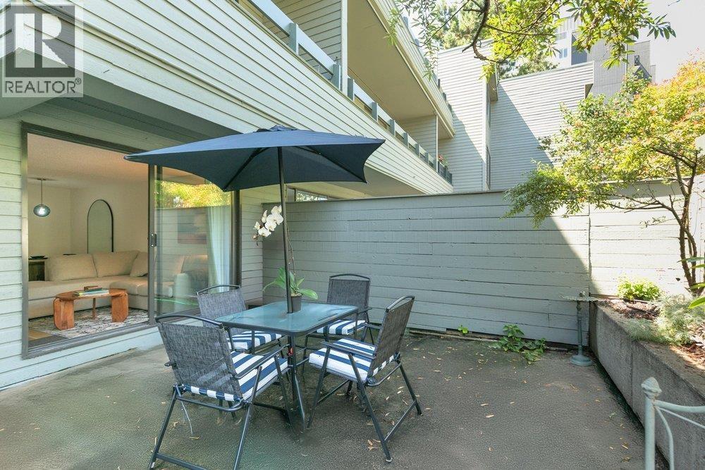 208 2119 BELLEVUE AVENUE