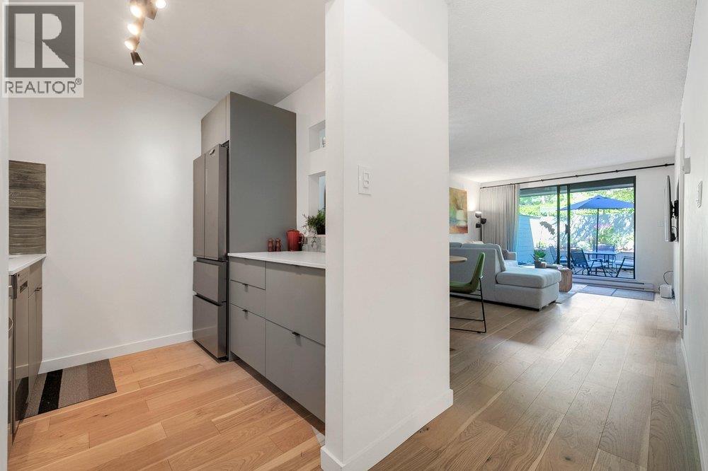 208 2119 BELLEVUE AVENUE