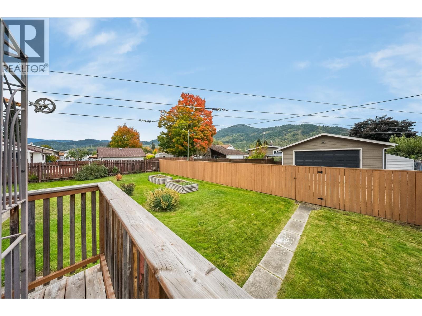 735 10th Avenue, Montrose, British Columbia  V0G 1P0 - Photo 31 - 10402231