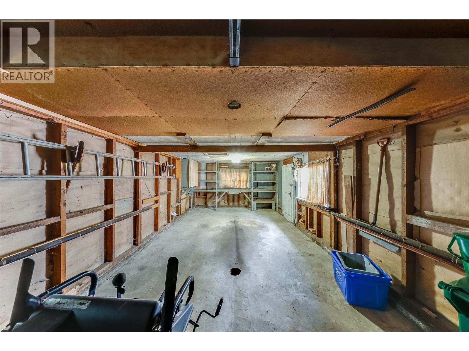 735 10th Avenue, Montrose, British Columbia  V0G 1P0 - Photo 34 - 10402231