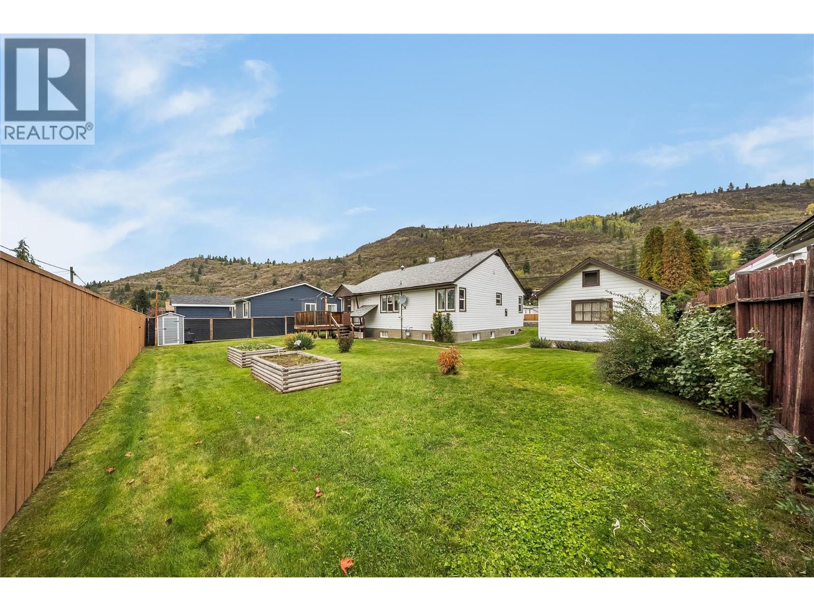 735 10th Avenue, Montrose, British Columbia  V0G 1P0 - Photo 37 - 10402231