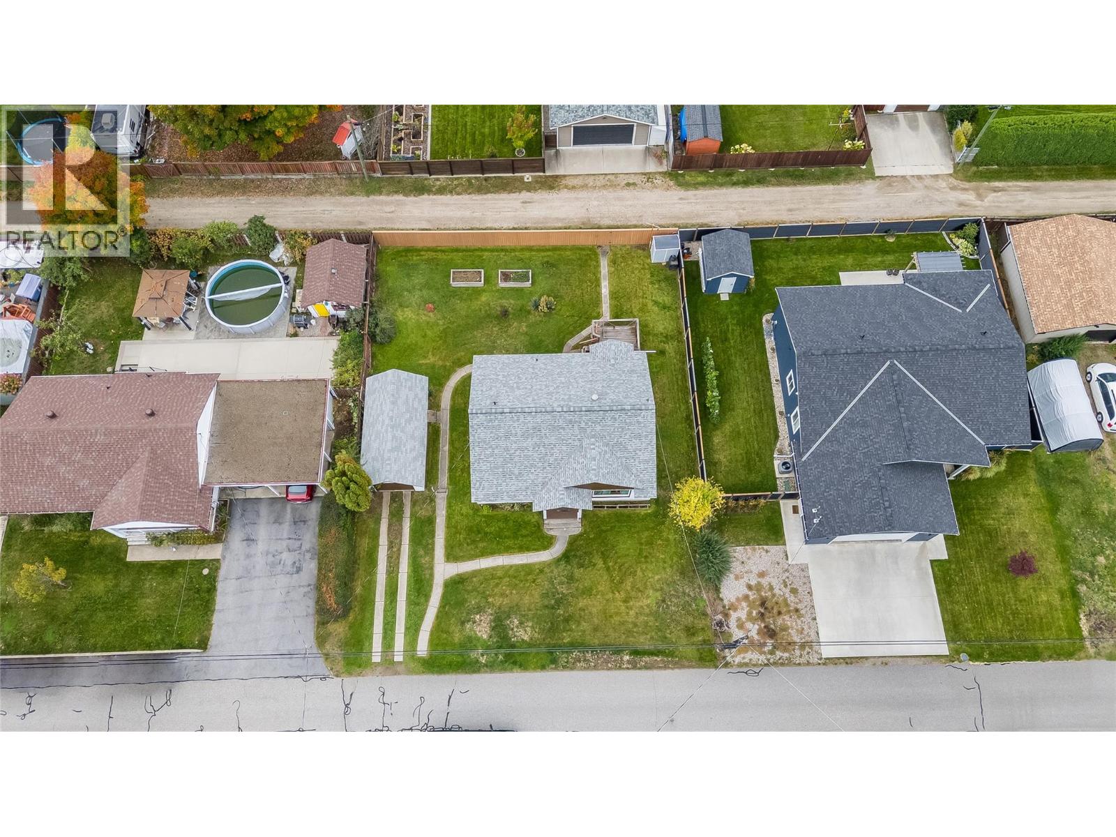735 10th Avenue, Montrose, British Columbia  V0G 1P0 - Photo 47 - 10402231
