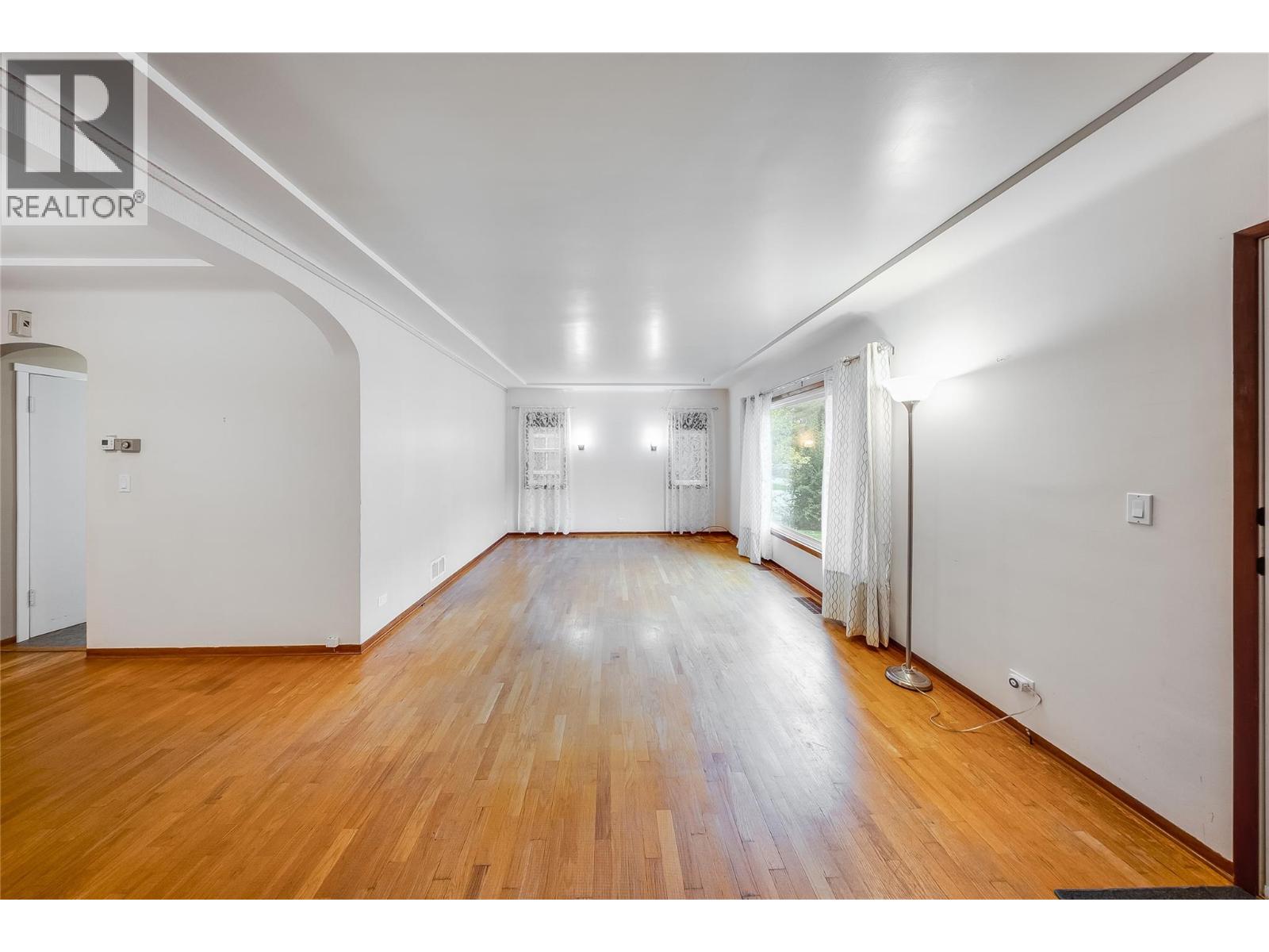 735 10th Avenue, Montrose, British Columbia  V0G 1P0 - Photo 6 - 10402231