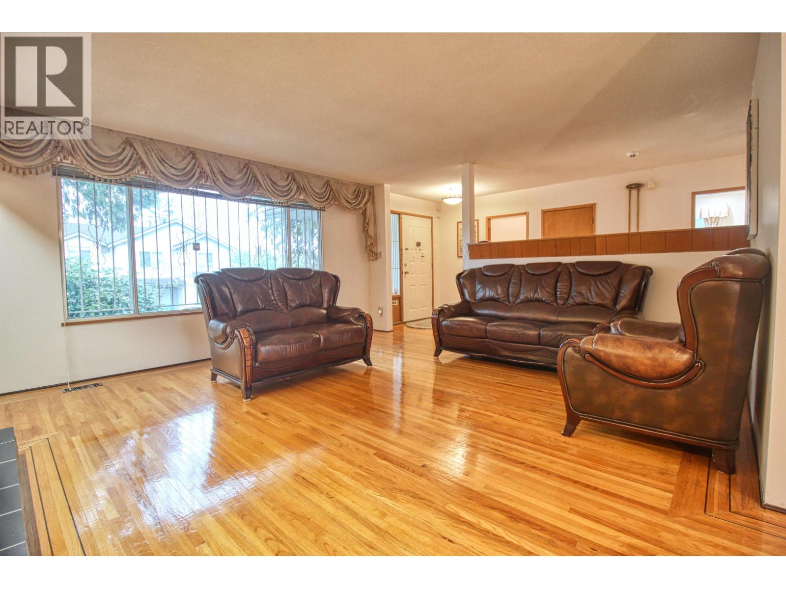 Top 904 E 52nd Avenue, Vancouver, British Columbia  V5X 1H2 - Photo 3 - R3171515