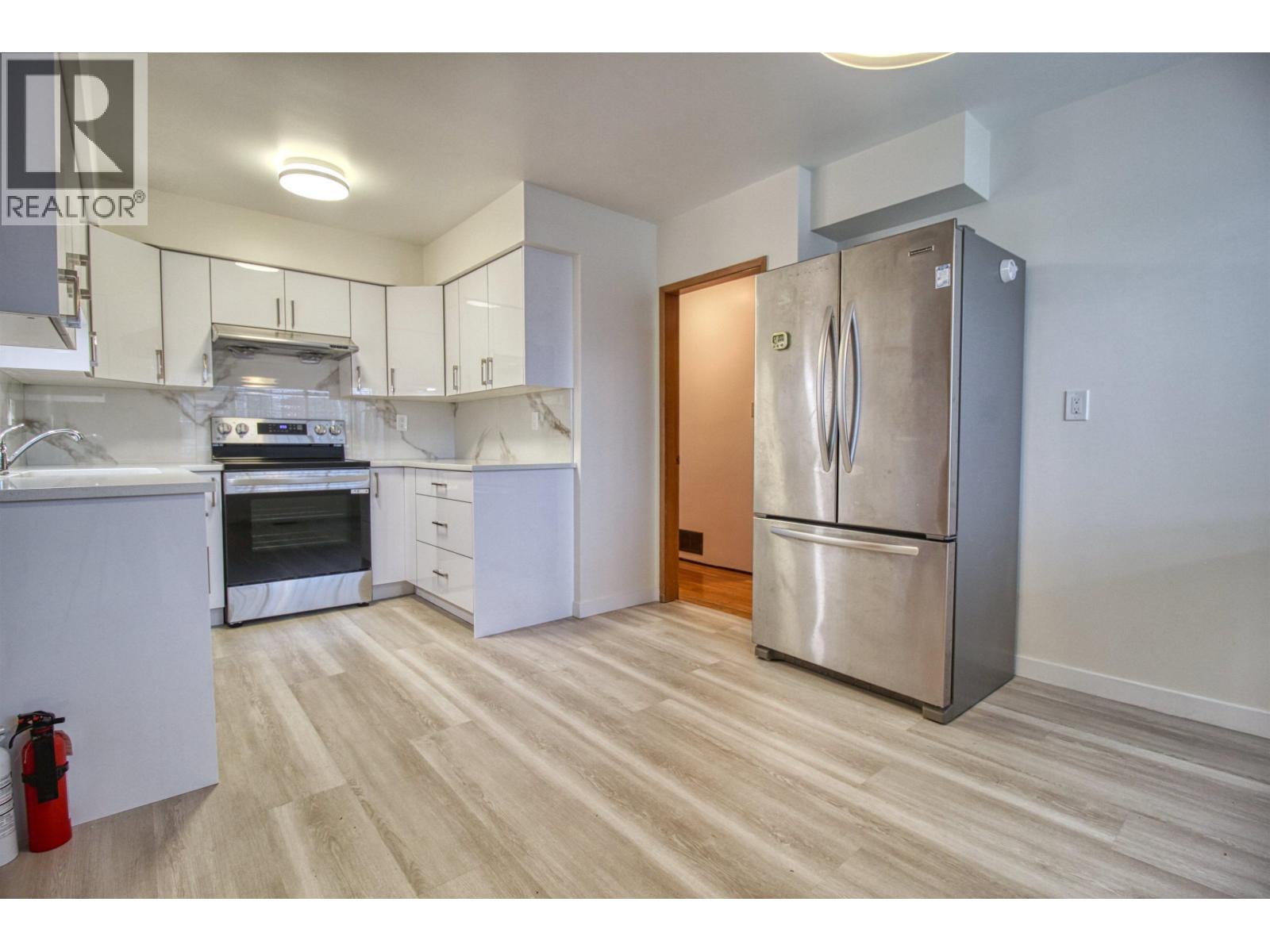 Top 904 E 52nd Avenue, Vancouver, British Columbia  V5X 1H2 - Photo 6 - R3171515