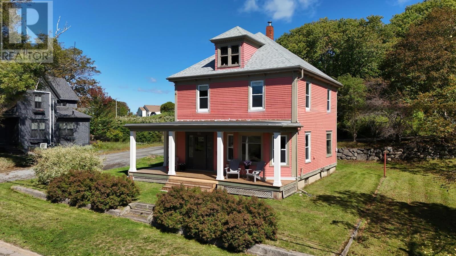 311 Pelham Street, Lunenburg, Nova Scotia  B0J 2C0 - Photo 3 - 202624681