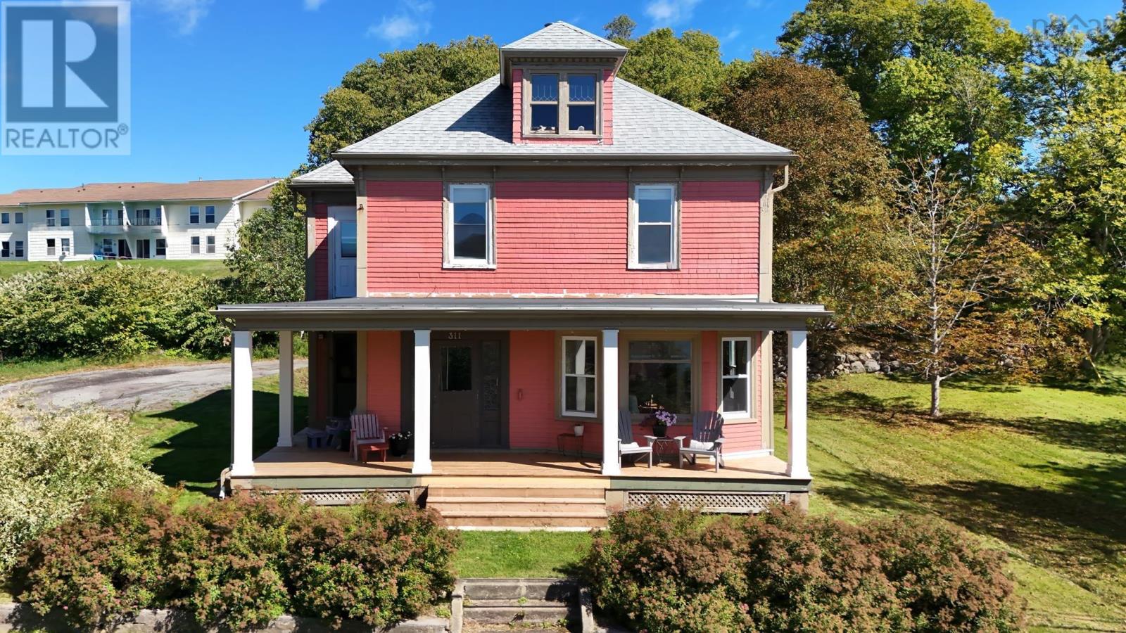 311 Pelham Street, Lunenburg, Nova Scotia  B0J 2C0 - Photo 2 - 202624681