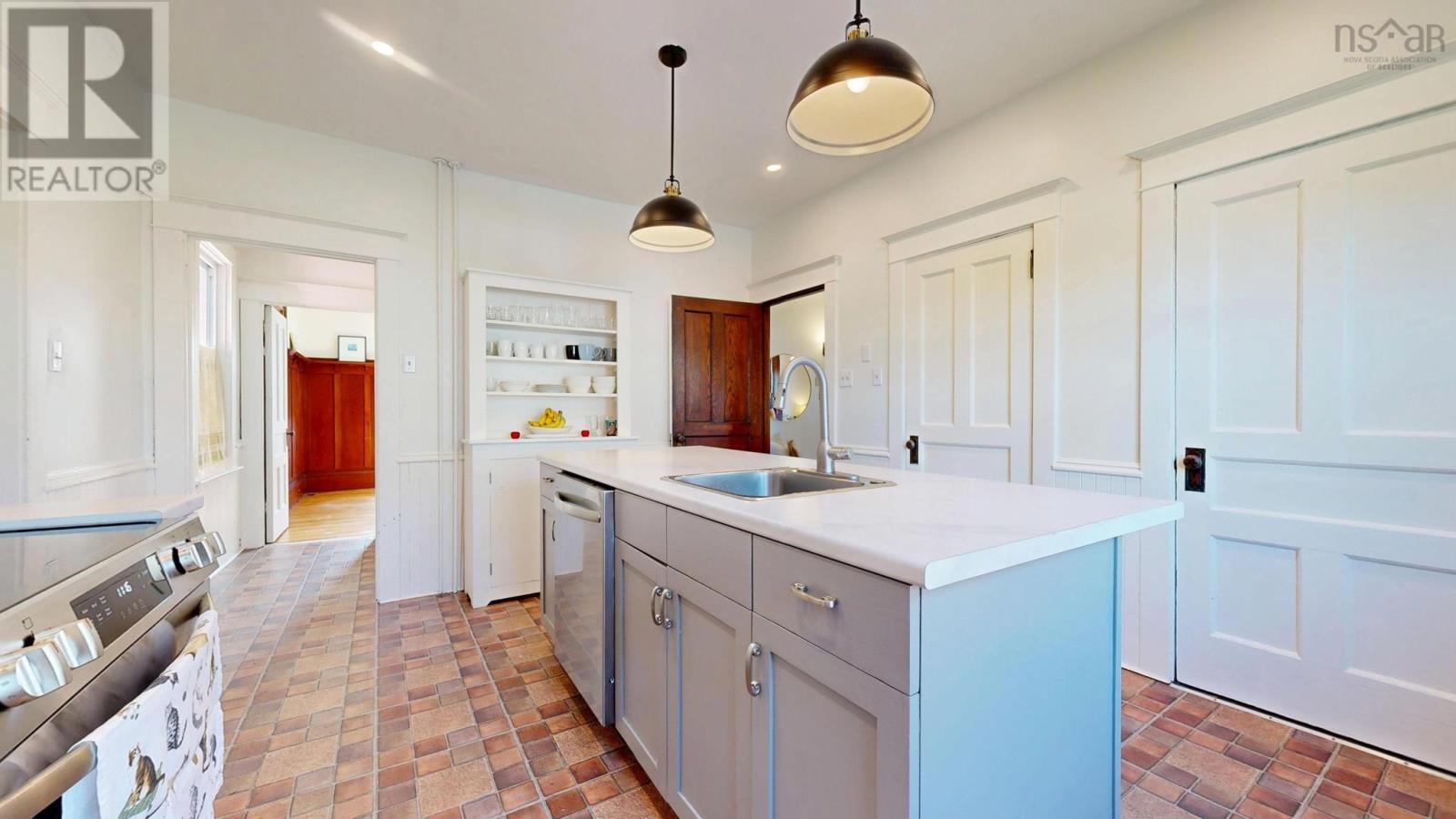 311 Pelham Street, Lunenburg, Nova Scotia  B0J 2C0 - Photo 25 - 202624681