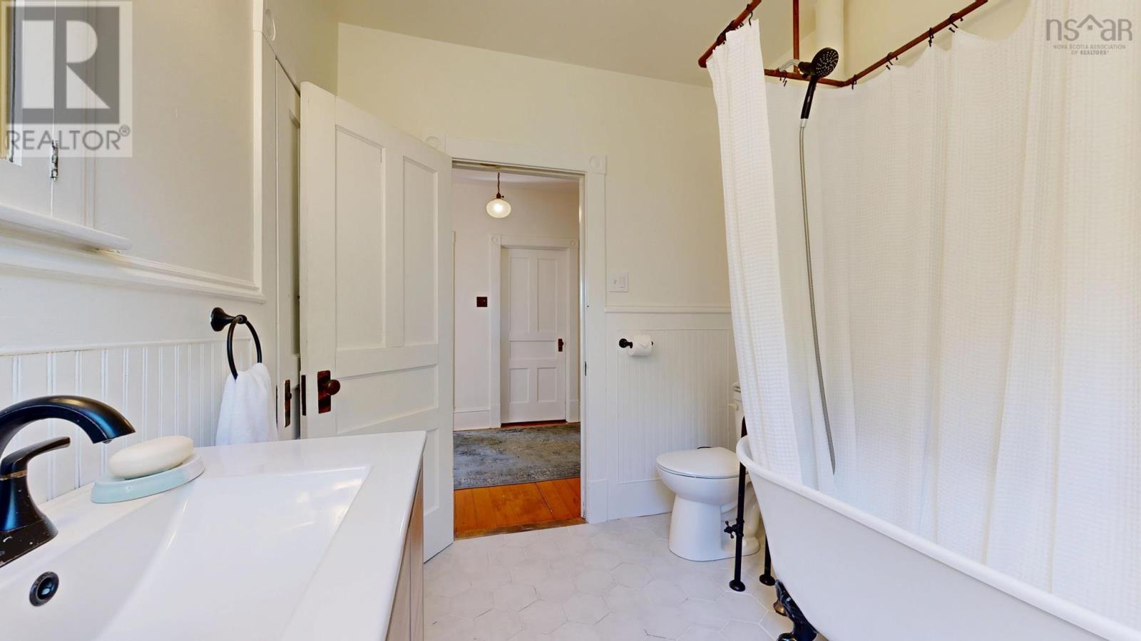 311 Pelham Street, Lunenburg, Nova Scotia  B0J 2C0 - Photo 41 - 202624681