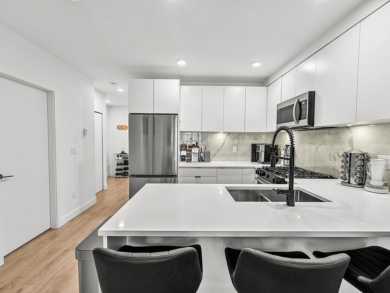421 13238 105 AVENUE