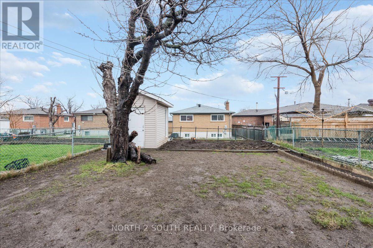 Lower - 7520 Langworthy Drive, Mississauga (Malton), Ontario  L4T 2R9 - Photo 13 - W13852136